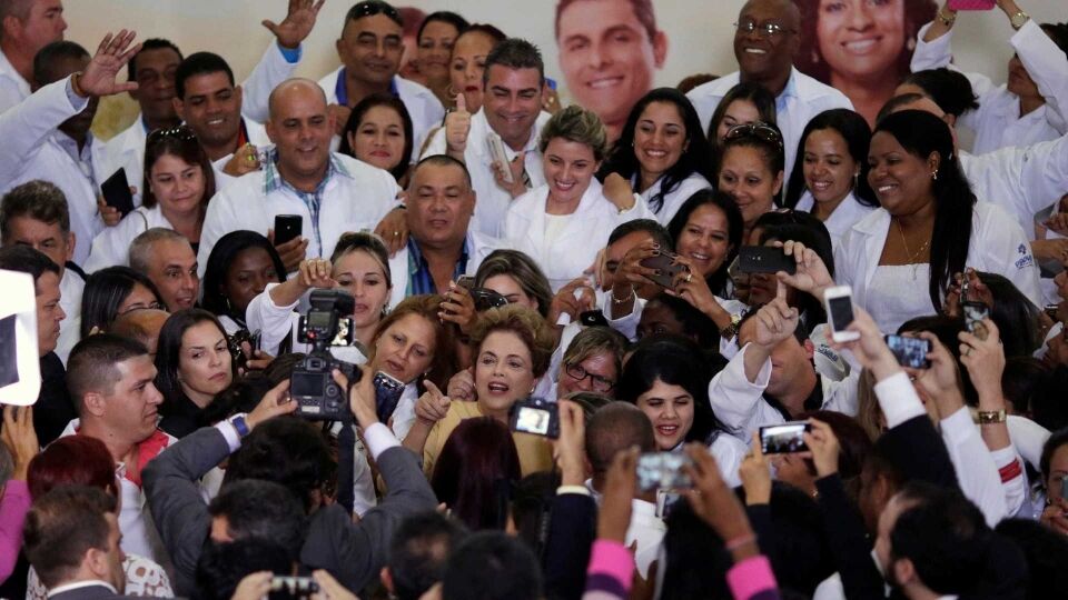 Fim da parceria: médicos cubanos começam a deixar o Brasil no dia 25