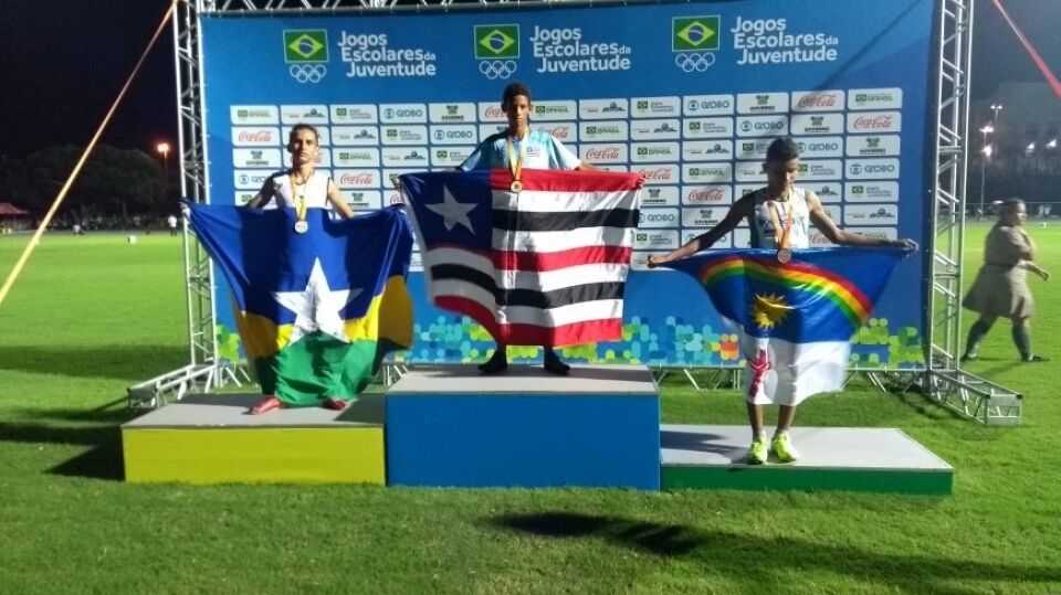 ATLETA DE MACHADINHO FATURA MEDALHAS DE PRATA E DE BRONZE NO ATLETISMO DOS JOGOS ESCOLARES DA JUVENTUDE