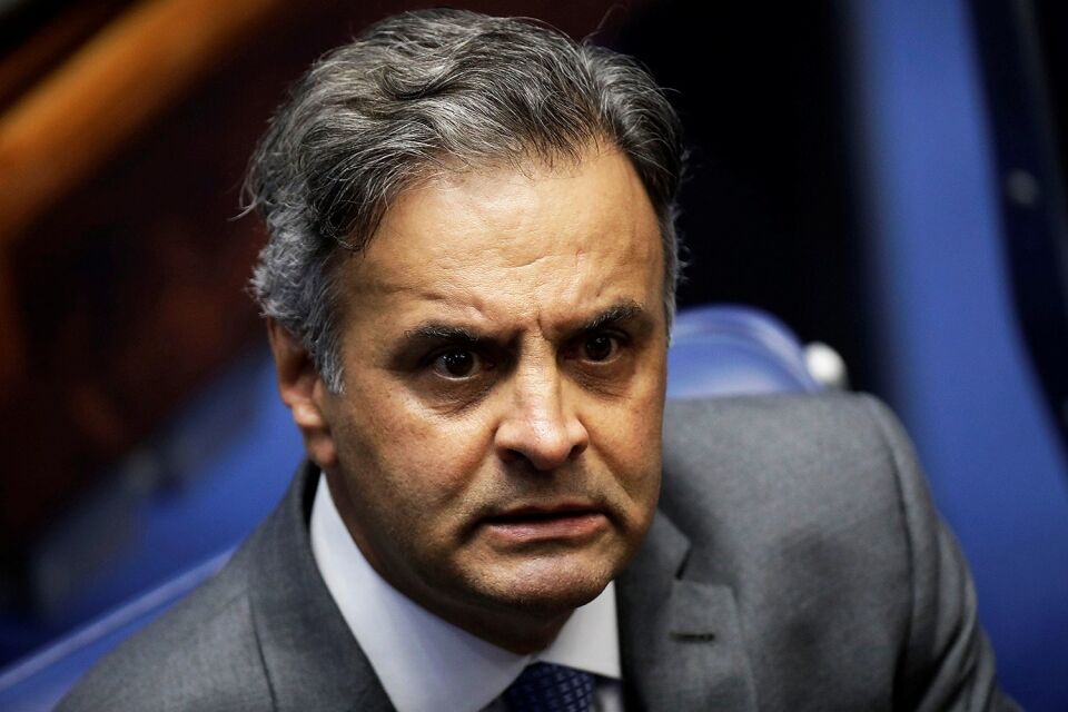 MP pede que Aécio devolva R$11 milhões a Minas Gerais