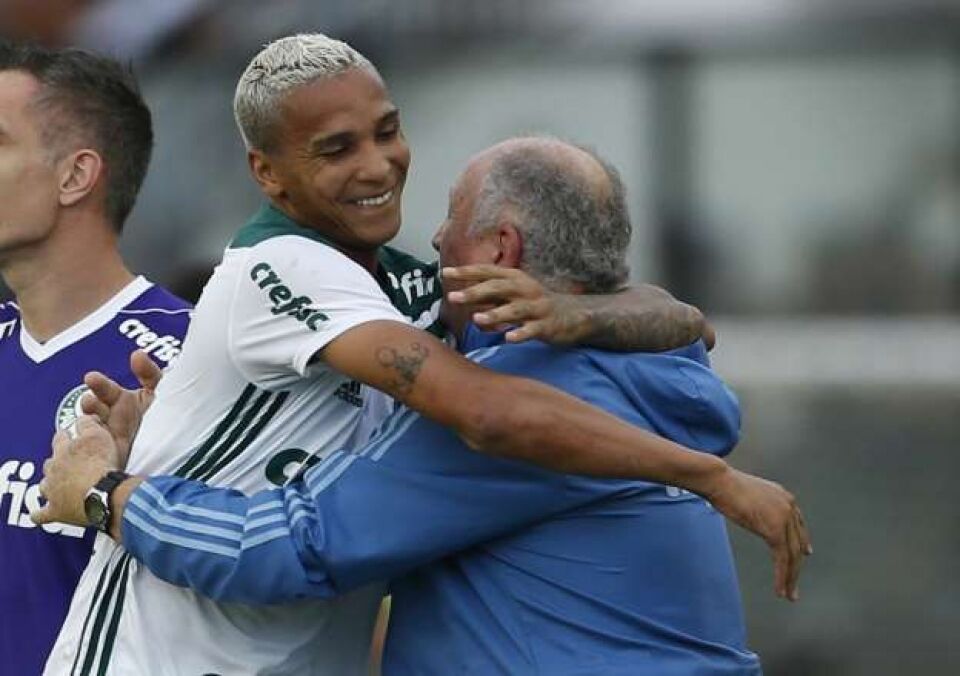 Palmeiras bate Vasco com gol de Deyverson e é campeão brasileiro