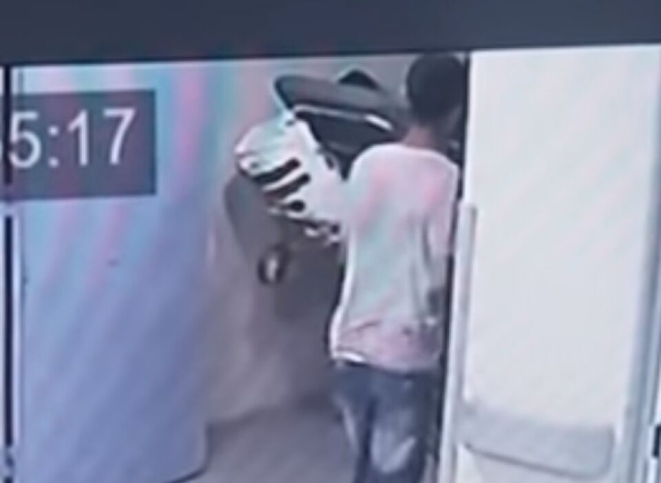 CÂMERA REGISTRA MOMENTO EM QUE SUSPEITO ATIRA NA CABEÇA DE RIVAL EM MANAUS