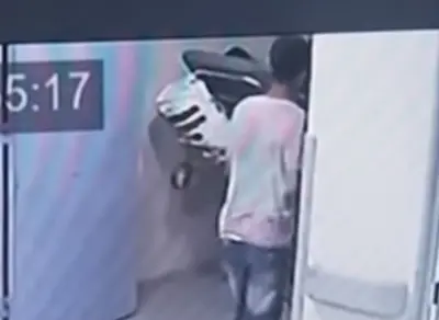 CÂMERA REGISTRA MOMENTO EM QUE SUSPEITO ATIRA NA CABEÇA DE RIVAL EM MANAUS