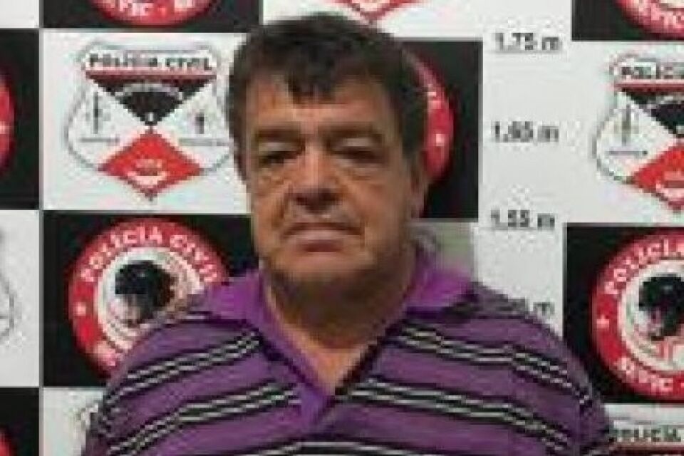 Ex-prefeito condenado por improbidade é preso tentando embarcar na Rodoviária