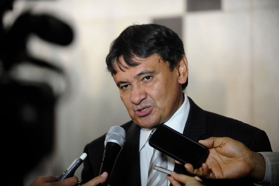 Governador petista do Piauí Wellington Dias gastará R$ 26 milhões para ter jatinho à sua disposição