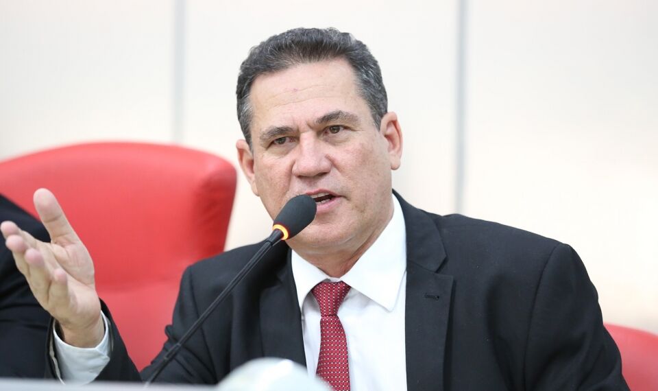 Maurão de Carvalho recebe a Comenda Municipalista