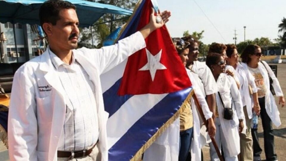 Médicos cubanos planejam processar braço da ONU em 75 milhões de dólares