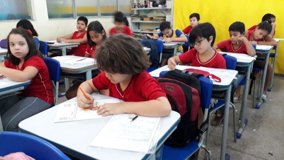 Crianças da Escola Municipal Antônio Ferreira têm livros publicados