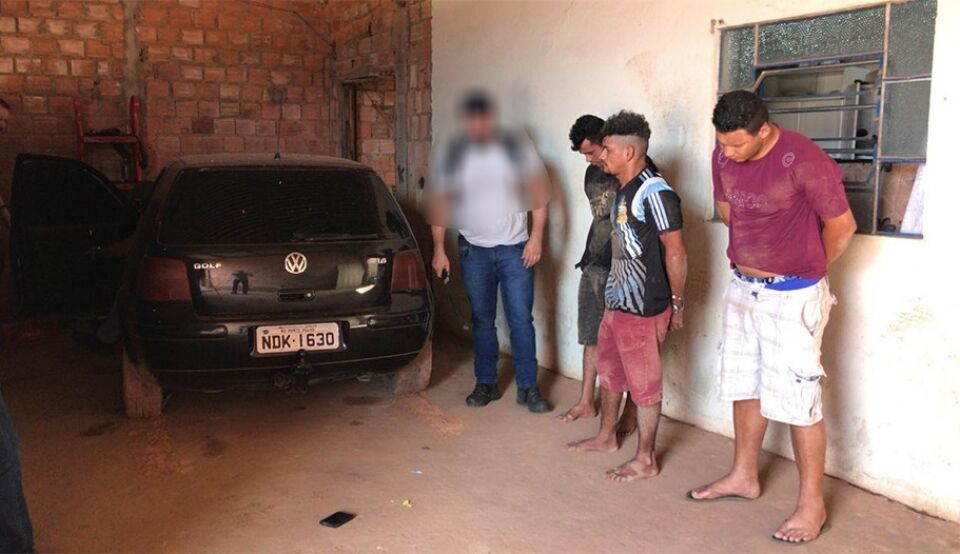 Supostos integrantes de quadrilha especializada em roubos são presos