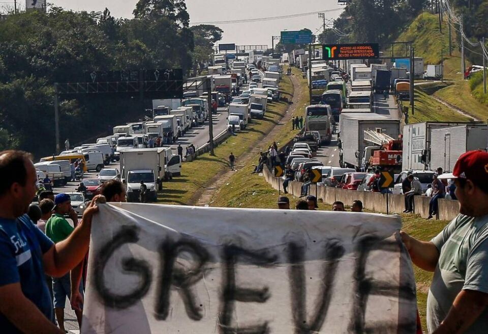 Caminhoneiros podem fazer nova paralisação