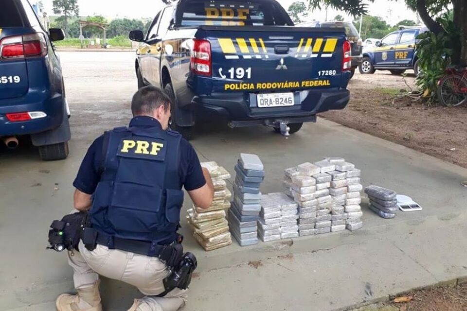 Polícia Rodoviária Federal apreende 124 tabletes de cocaína em Rondônia