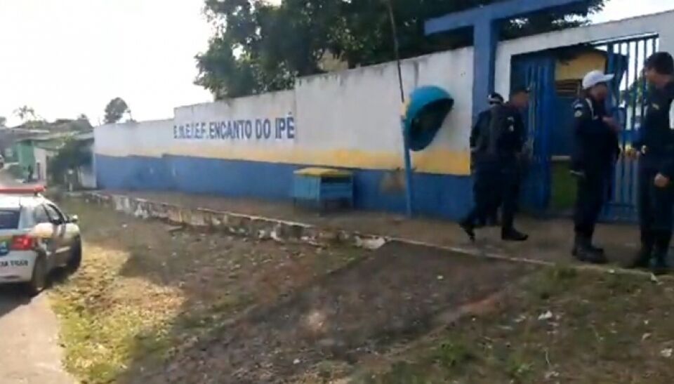 Suspeitos são recebidos a tiros após tentarem roubar arma de vigilante