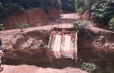 Fiscais e policiais são resgatados de floresta após destruição de pontes em RO