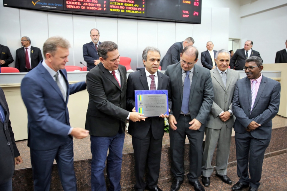 TCE-RO é homenageado pela Assembleia com Título de Honra ao Mérito