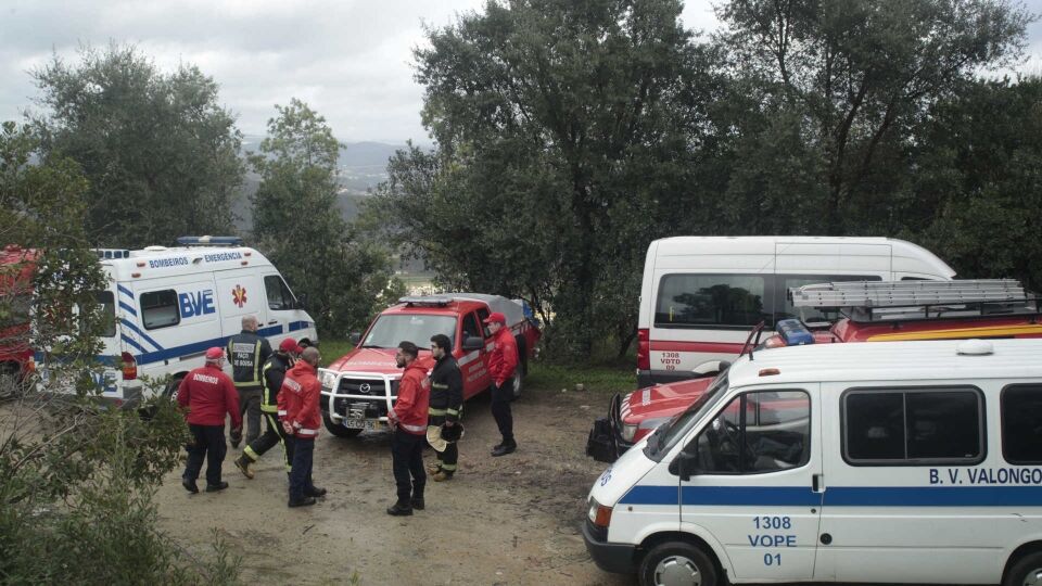 Há "45 minutos por explicar. Nunca foram 2 horas", diz Proteção Civil