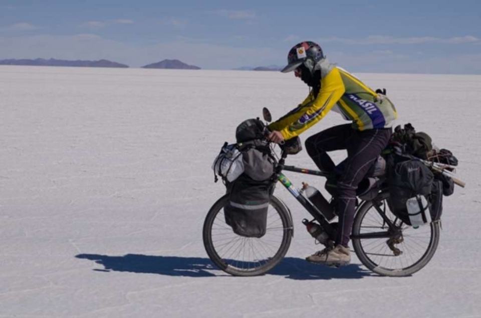 BRASILEIRO QUE JÁ VIAJOU 20 MIL KM DE BICICLETA PELA AMÉRICA DO SUL SE PREPARA AGORA PARA PEDALAR ATÉ O MÉXICO