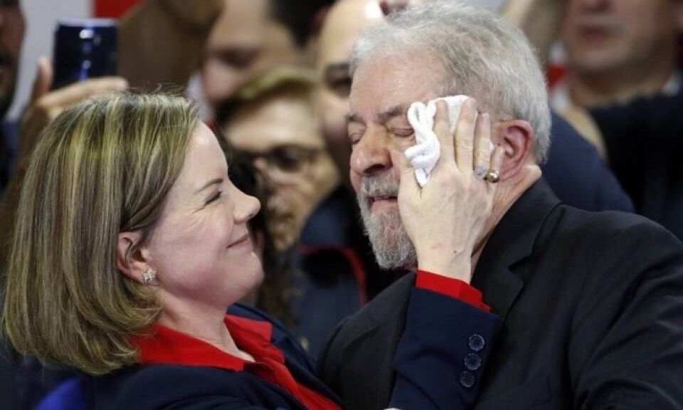Gleisi quer prisão de juíza que impediu soltura de Lula