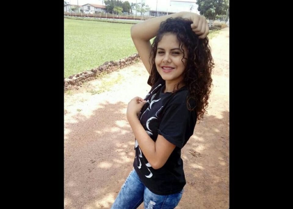 Adolescente é morta a tiros em suíte de motel
