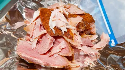 Sobrou comida da Ceia? Não guarde os restos em papel de alumínio