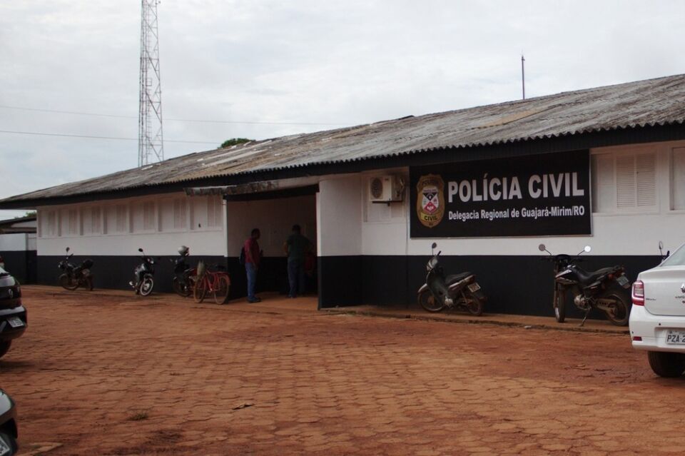 Bandidos são presos antes de vítima descobrir que teve casa furtada, em RO