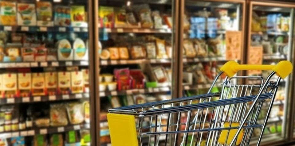 Supermercados fecham no dia 1º; veja o que vai abrir no feriadão