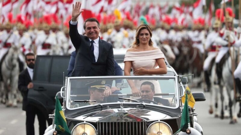 Bolsonaro é oficialmente o novo presidente da República; acompanhe