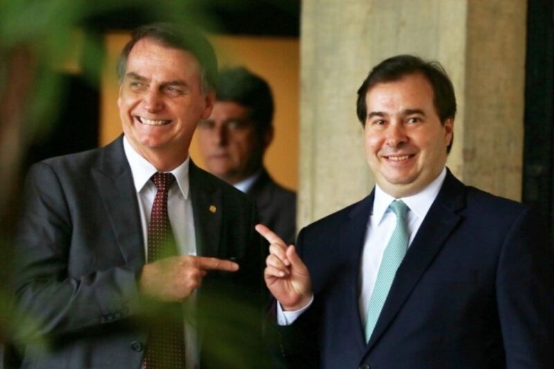 PSL fecha apoio a Rodrigo Maia para a presidência da Câmara