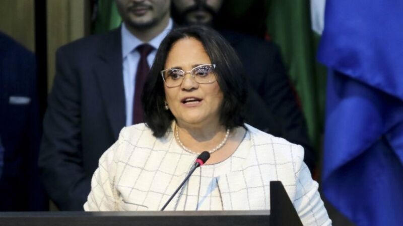 Ministra Damares Alves manda suspender contrato sem licitação de R$ 44 milhões da FUNAI