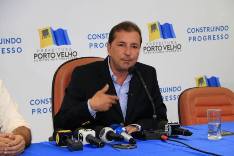 Prefeito Hildon Chaves cancela repasse às escolas de samba