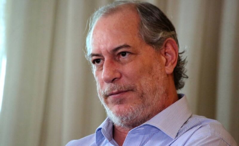 Ciro Gomes: “É uma questão de decência que Bolsonaro esclareça o caso Queiroz”