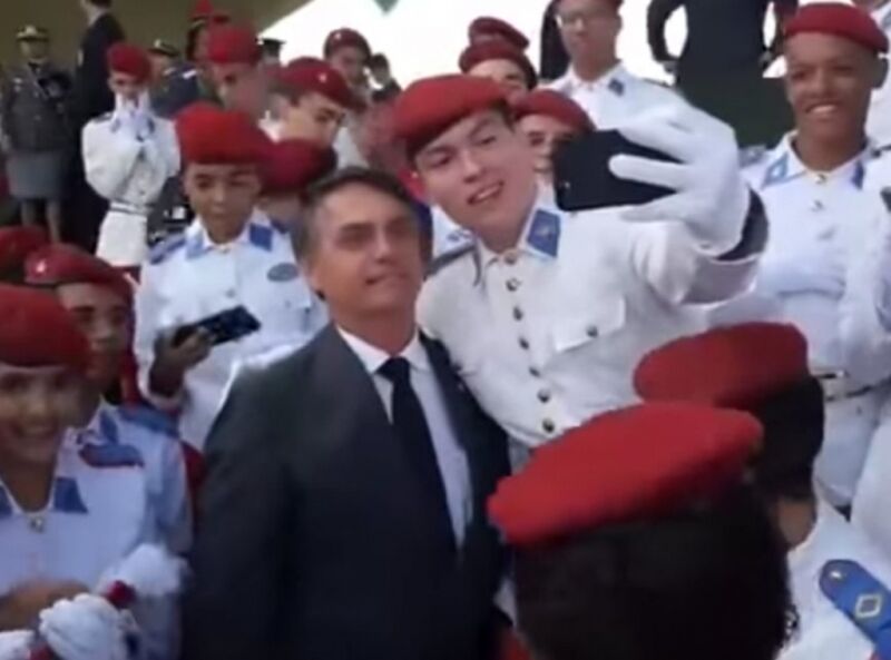 Nova estrutura do MEC tem secretaria para alfabetização e escolas militares