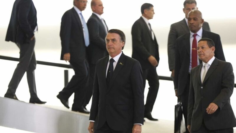 Bolsonaro deve flexibilizar regras sobre posse de arma até o dia 22