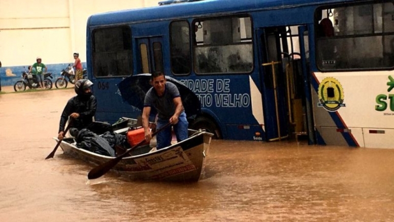 Chuva inundada Porto Velho durante forte tempestade; fotos