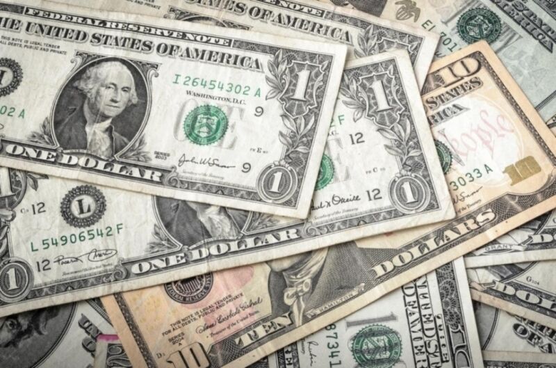 Otimismo com reforma da previdência faz bolsa bater novo recorde e dolar despencar