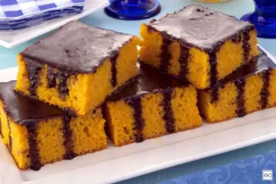 Bolo de cenoura com casquinha durinha
