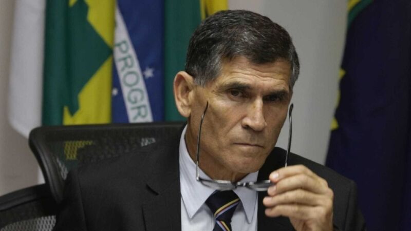 Contratos de comunicação serão revistos, diz chefe do governo