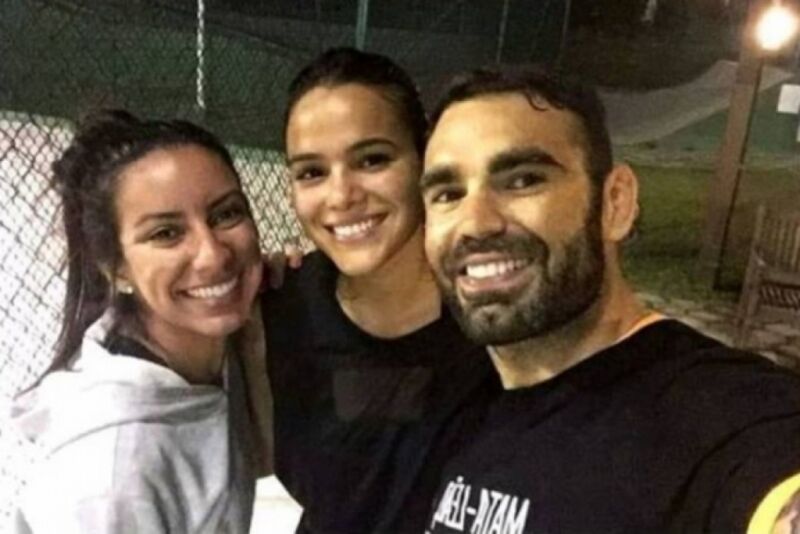 Filha de Queiroz tinha presença atestada em gabinete de Jair Bolsonaro