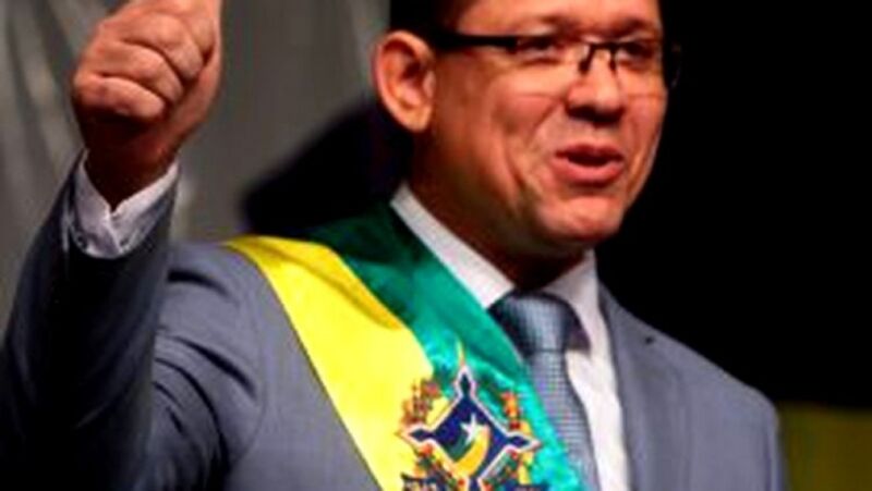 CANETADA: Governador revoga decretos de cedência de militares