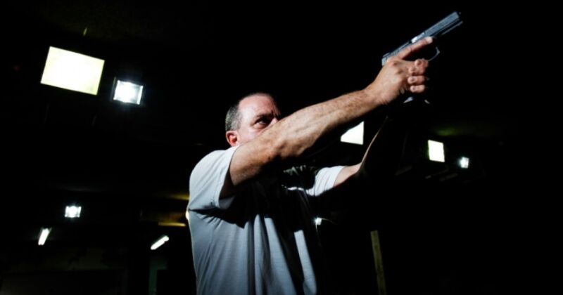 Movimento ‘Armas pela vida’ critica decreto sobre posse de armas, veja entrevista