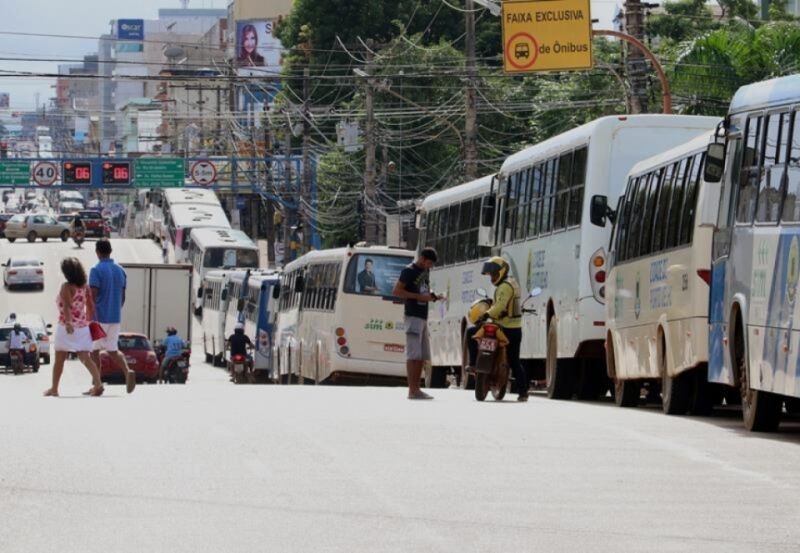 Motoristas de ônibus param atividades nesta quarta em Porto Velho
