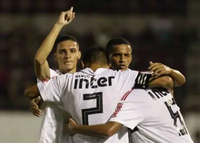 Antony dá show, São Paulo bate Mirassol e vai às quartas da Copinha