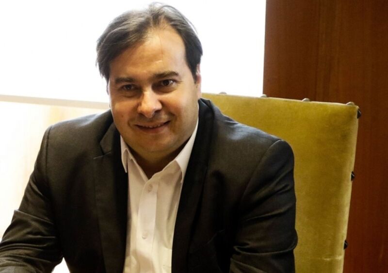 PCdoB indica apoio a Rodrigo Maia e gera treta na direita e na esquerda