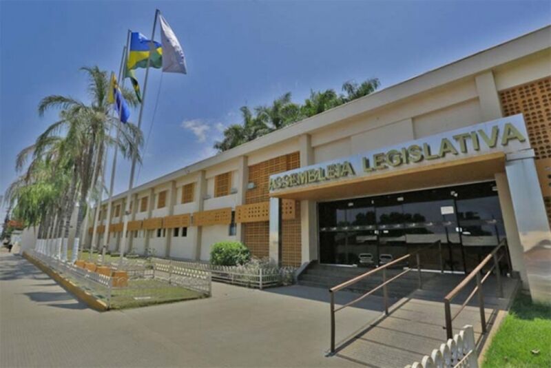 Blefes e verdades na disputa pelo comando da ALE/RO; o fim do sindicato familiar?, e a bancada federal precisa intervir no reajuste na conta de energia