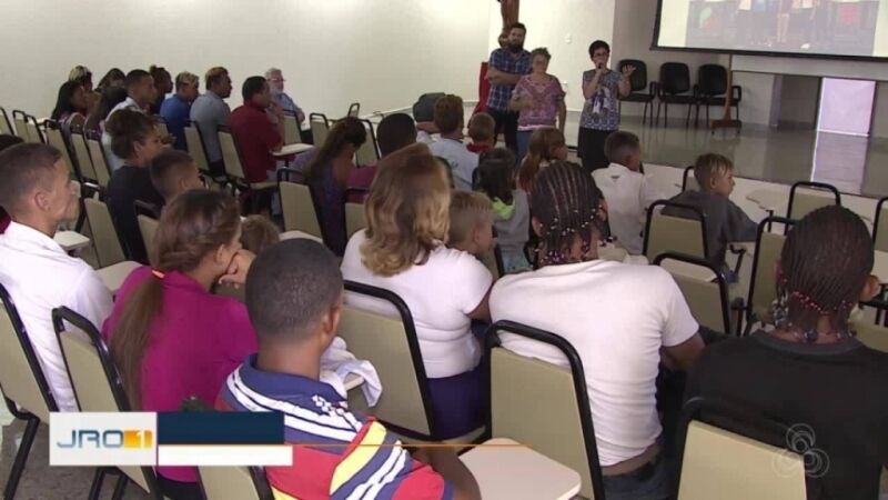 Quase 100 venezuelanos chegam a Porto Velho com ajuda da FAB e entidades de apoio
