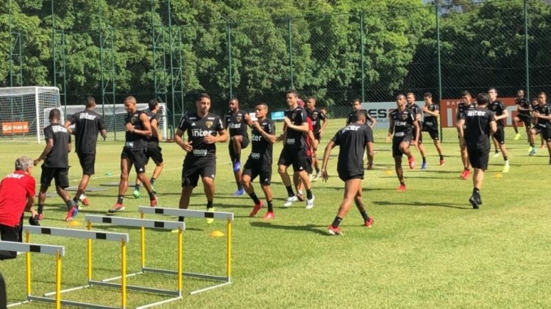 São Paulo inscreve 19 jogadores no Paulistão, deixa sete vagas em aberto e turbina lista da base