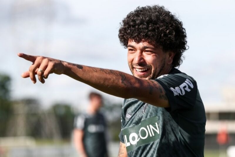Corinthians segue interessado em Luan e negocia troca de Romero com o Atlético-MG