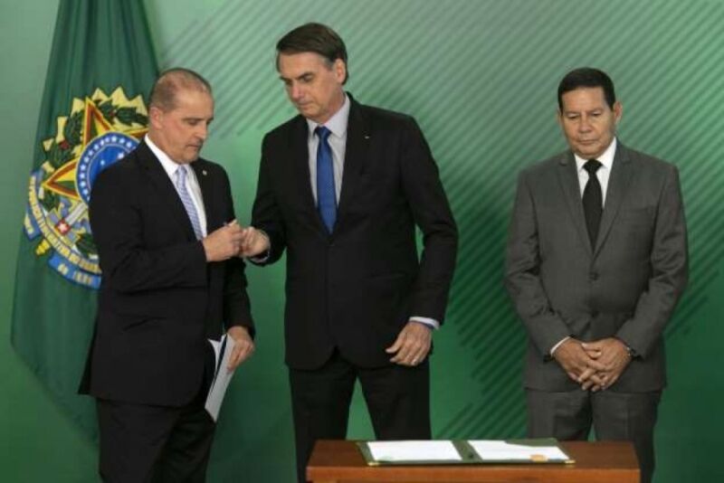 Saiba o que muda com a MP anti-fraudes no INSS assinada por Bolsonaro