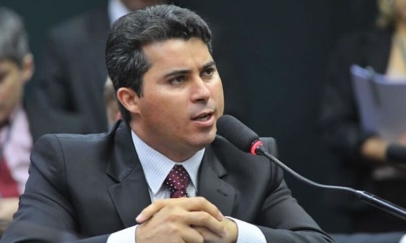 OLHO EM MARCOS ROGÉRIO: O Futuro da política Rondoniense vai passar por ele