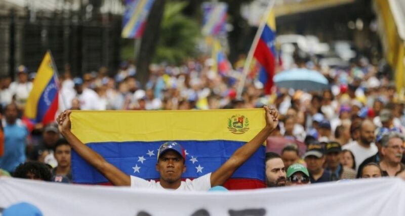 Manifestantes vão as ruas na Venezuela para protestar contra ditadura de Maduro