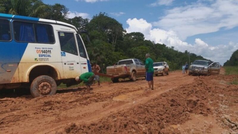 Transporte de passageiros entre Manaus e Porto Velho é suspenso na br-319