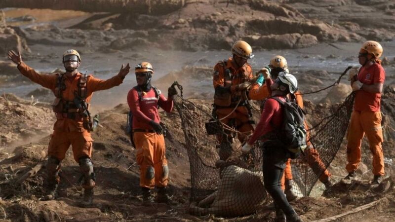 No 6º dia após tragédia, buscas são reforçadas na região de Brumadinho